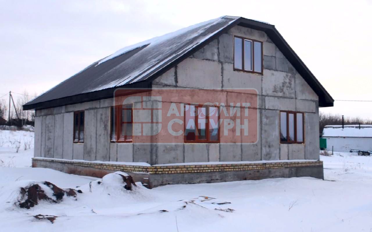 Одноэтажный дом с мансардой из арболитовых панелей в селе Красноусольский