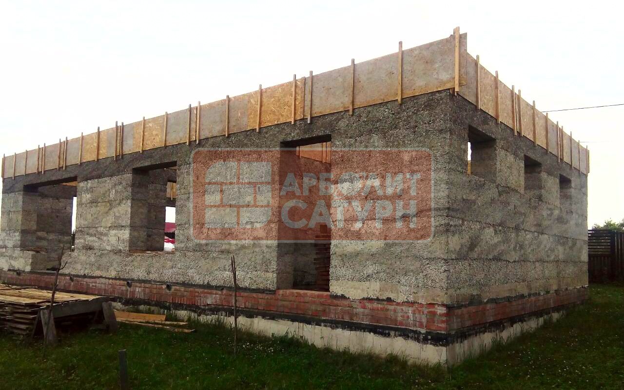 Процесс строительства монолитного дома из арболитовой смеси в селе Красноусольский
